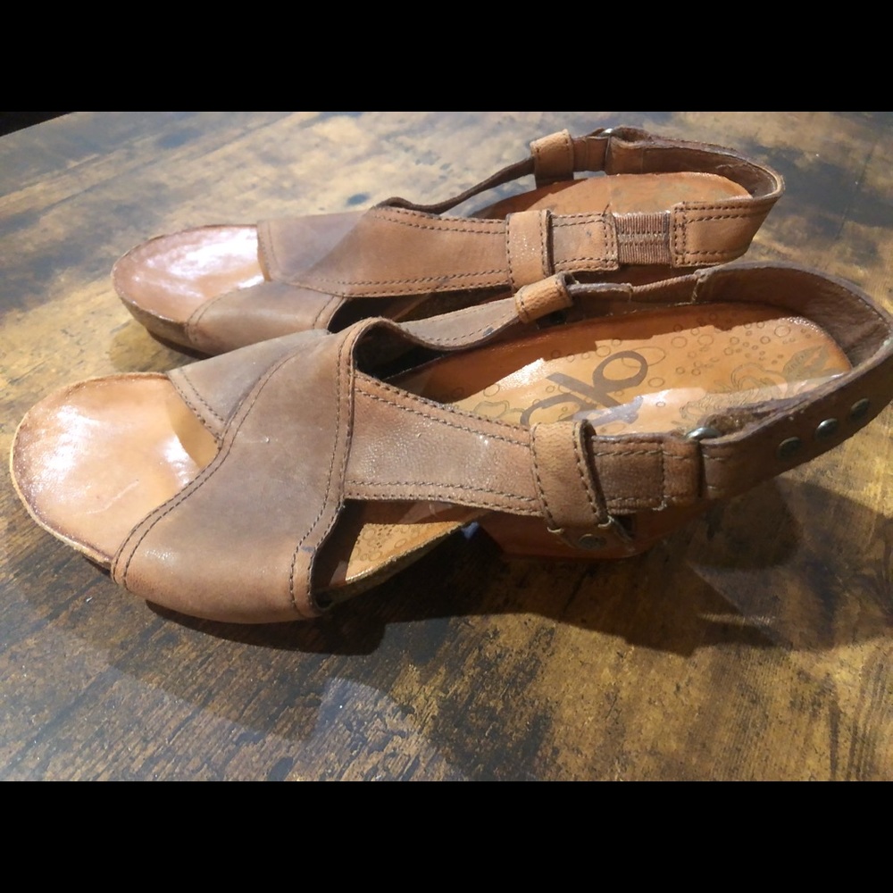 OPOT Sandals 9.5M Brown Leather Upper Sandals